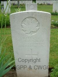 Etaples Military Cemetery - Clark, Herbert Cameron Russell.